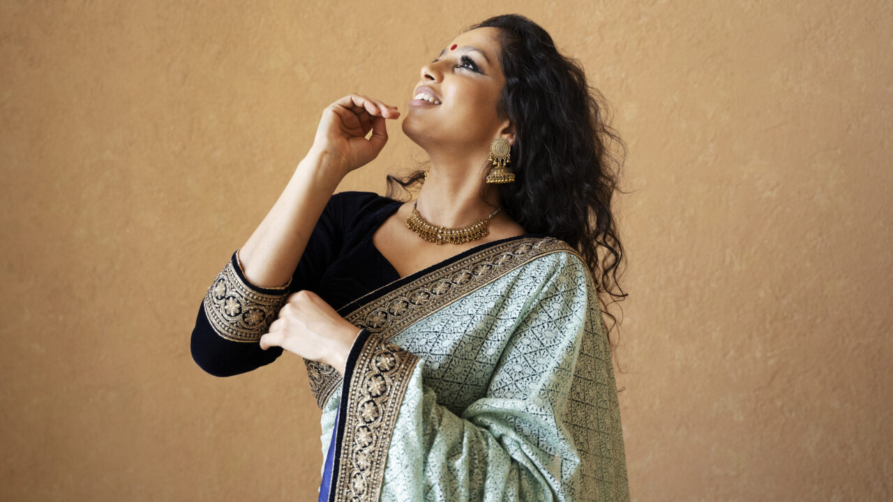 young-indian-woman-wearing-sari (1)